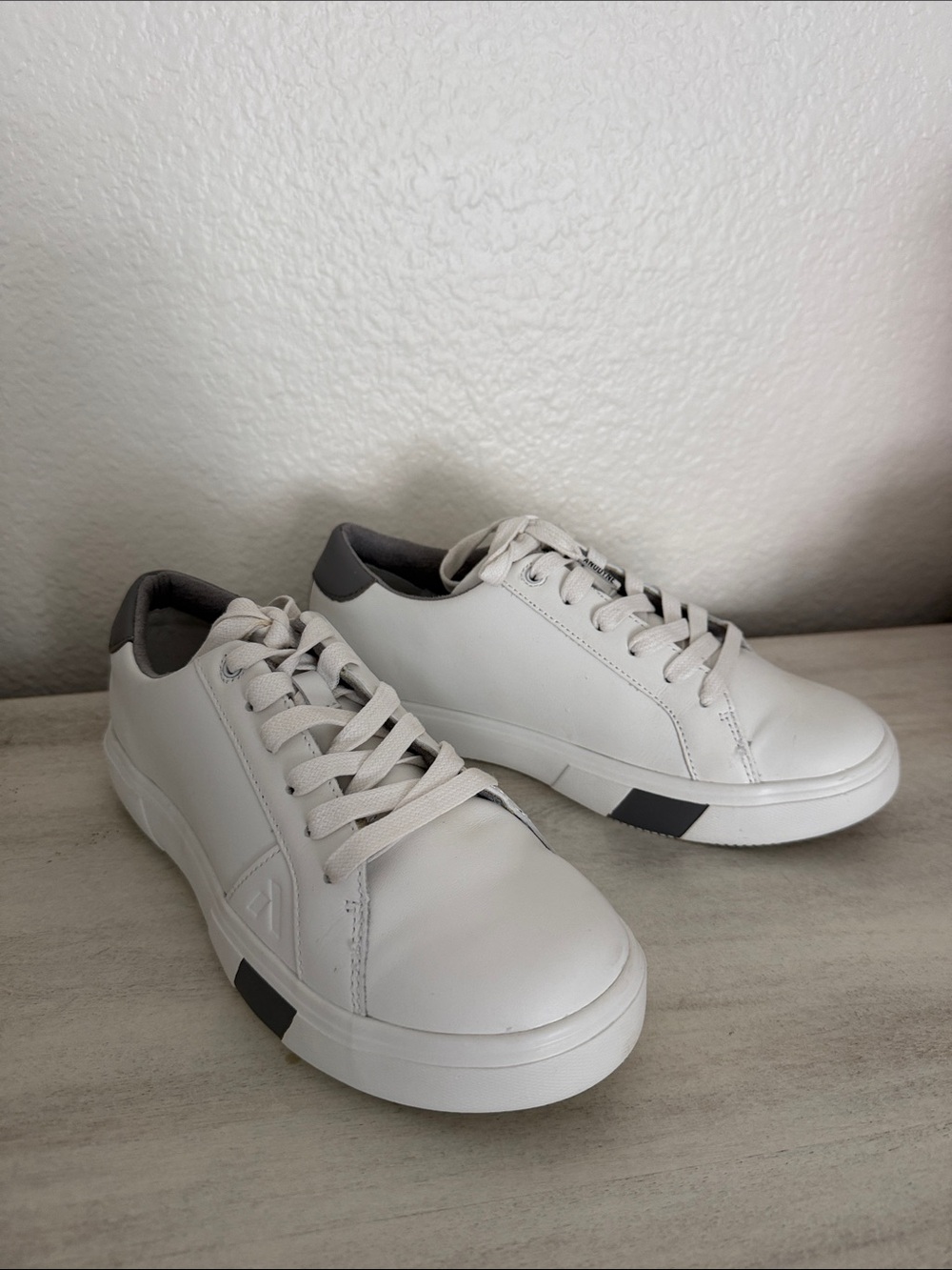 Women’s  Anodyne No. 27 White Low-Top Casual Sneakers with Gray Size 8